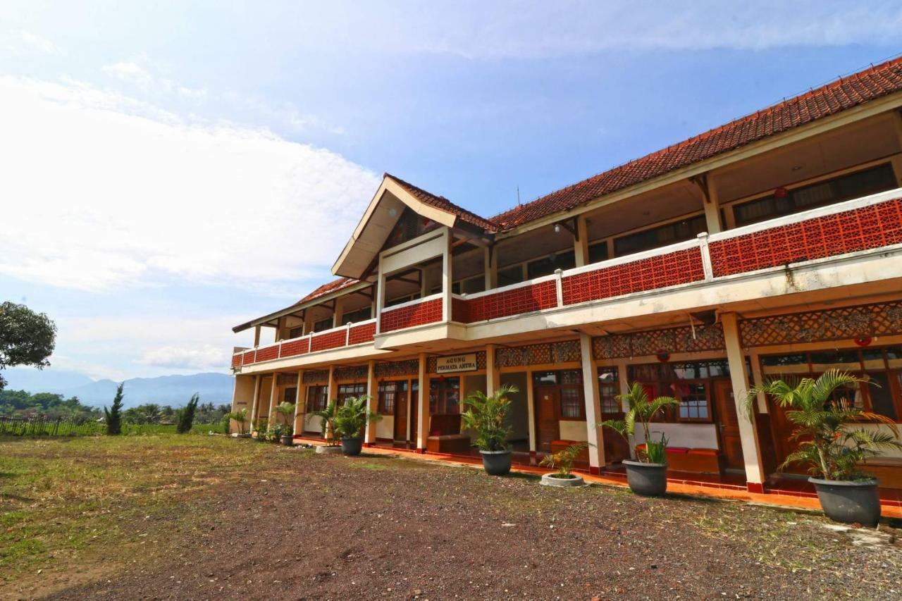 Hotel Agung Permata Artha Cipanas  Экстерьер фото